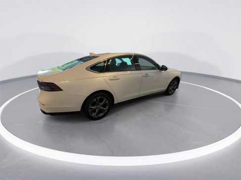 Used 2023 Honda Accord EX image 7
