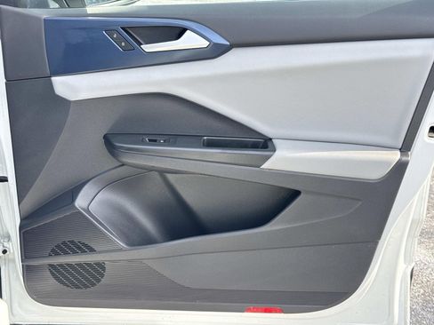 Used 2022 Volkswagen Taos SE image 24