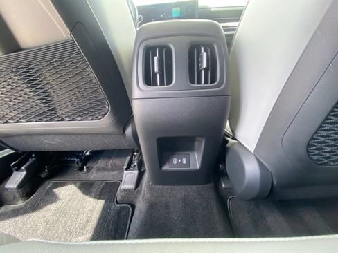 Used 2025 Hyundai Santa Cruz Limited AWD/4WD image 29