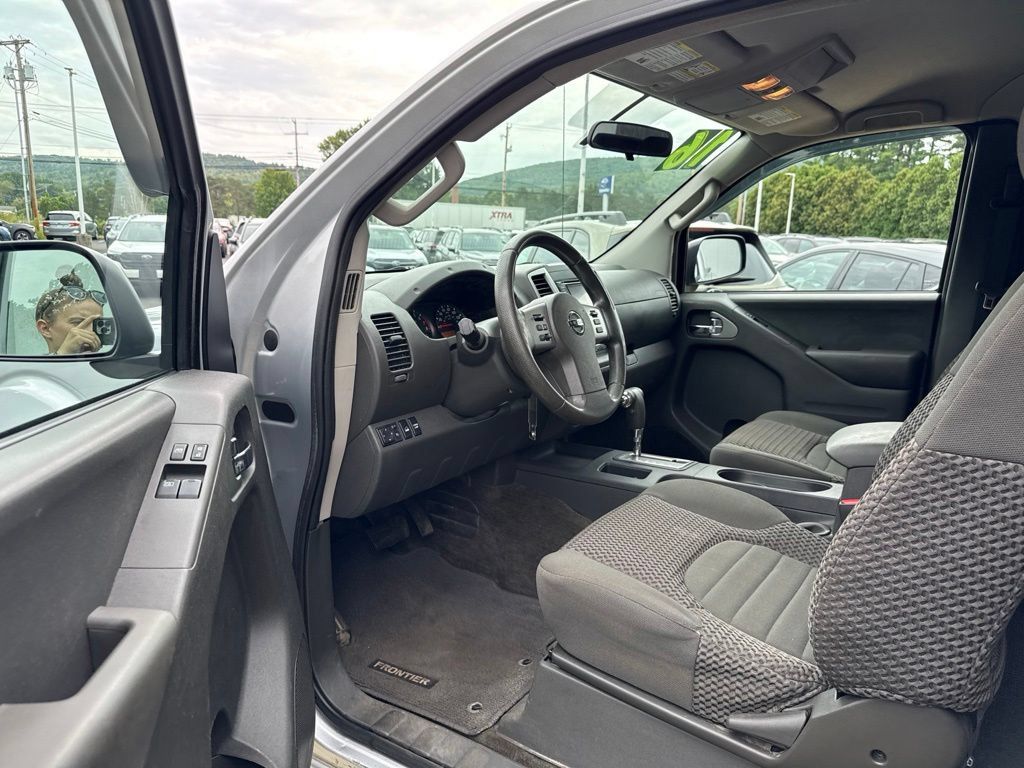 Used 2016 Nissan Frontier SV AWD/4WD image 18
