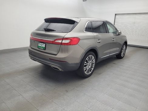Used 2017 Lincoln MKX Reserve w/ Lincoln MKX Climate Package FWD image 9
