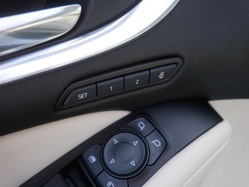 Used 2023 Buick Enclave Avenir w/ Avenir Technology Package AWD/4WD image 23
