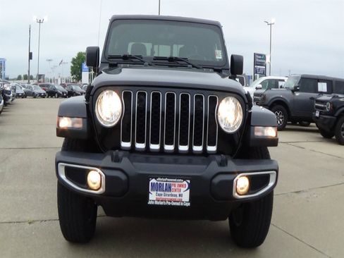 Used 2022 Jeep Gladiator Overland w/ Popular Equipment Package AWD/4WD image 3
