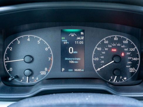 Certified 2025 Toyota Corolla SE image 17