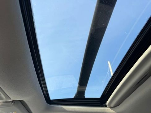 Used 2023 Toyota Corolla Cross LE w/ Moonroof Package image 20