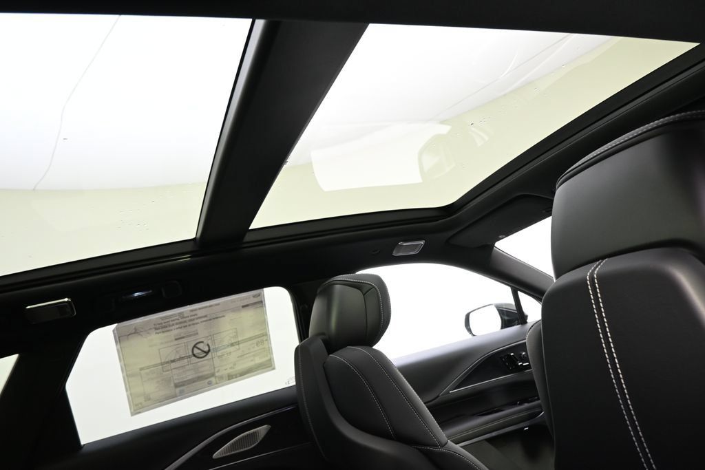 New 2026 Cadillac Lyriq Premium Luxury w/ LPO, Floor Liner Package AWD/4WD image 17