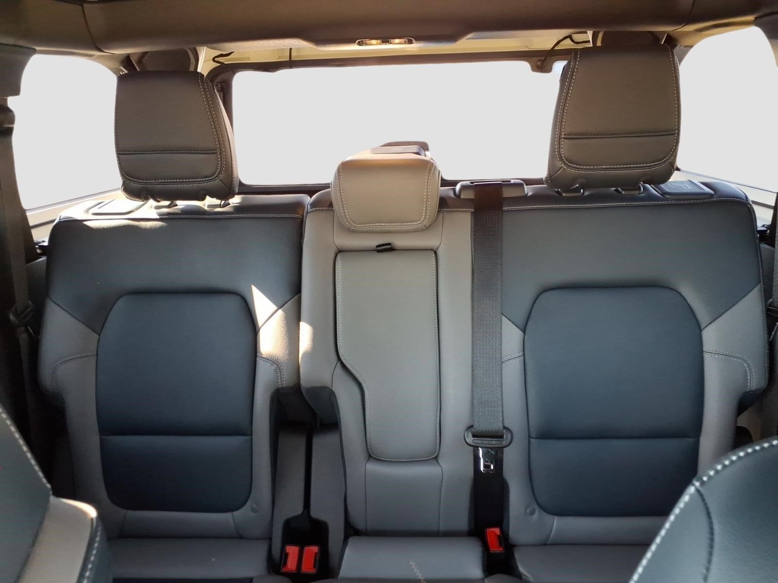 Used 2024 Ford Bronco Outer Banks AWD/4WD image 12