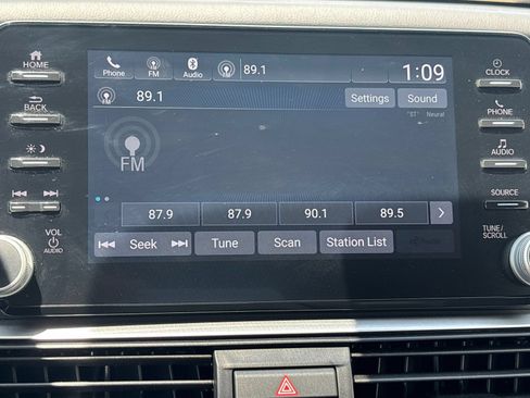Used 2020 Honda Accord EX-L image 18