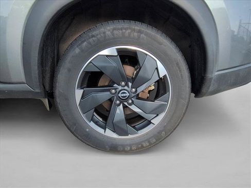 Used 2024 Nissan Rogue SV AWD/4WD image 14
