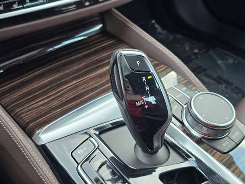 Used 2023 BMW 530e xDrive 530e xDrive w/ Executive Package image 37