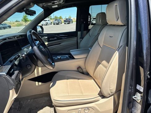 Used 2024 Cadillac Escalade Premium Luxury AWD/4WD image 9