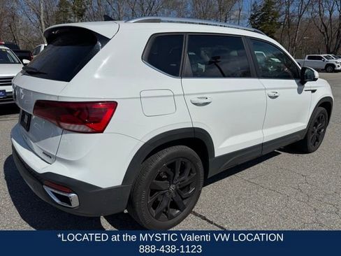 Certified 2023 Volkswagen Taos SE w/ Panoramic Sunroof Package AWD/4WD image 5