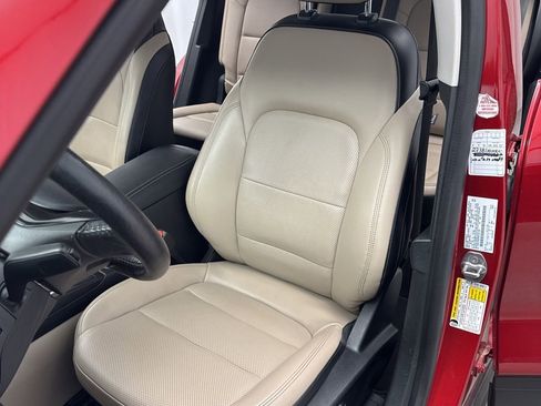 Used 2021 Ford Escape SEL image 8