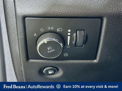 Used 2019 Jeep Grand Cherokee Laredo AWD/4WD image 14
