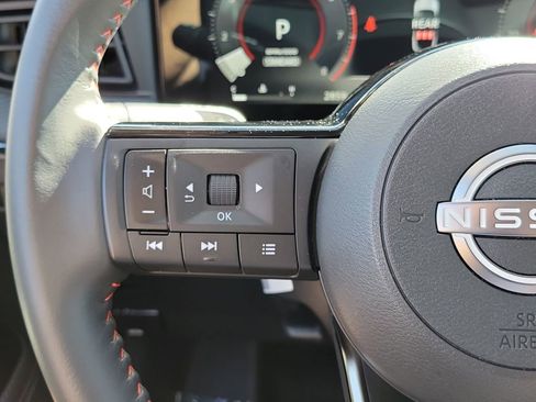 Used 2025 Nissan Kicks SR AWD/4WD image 5