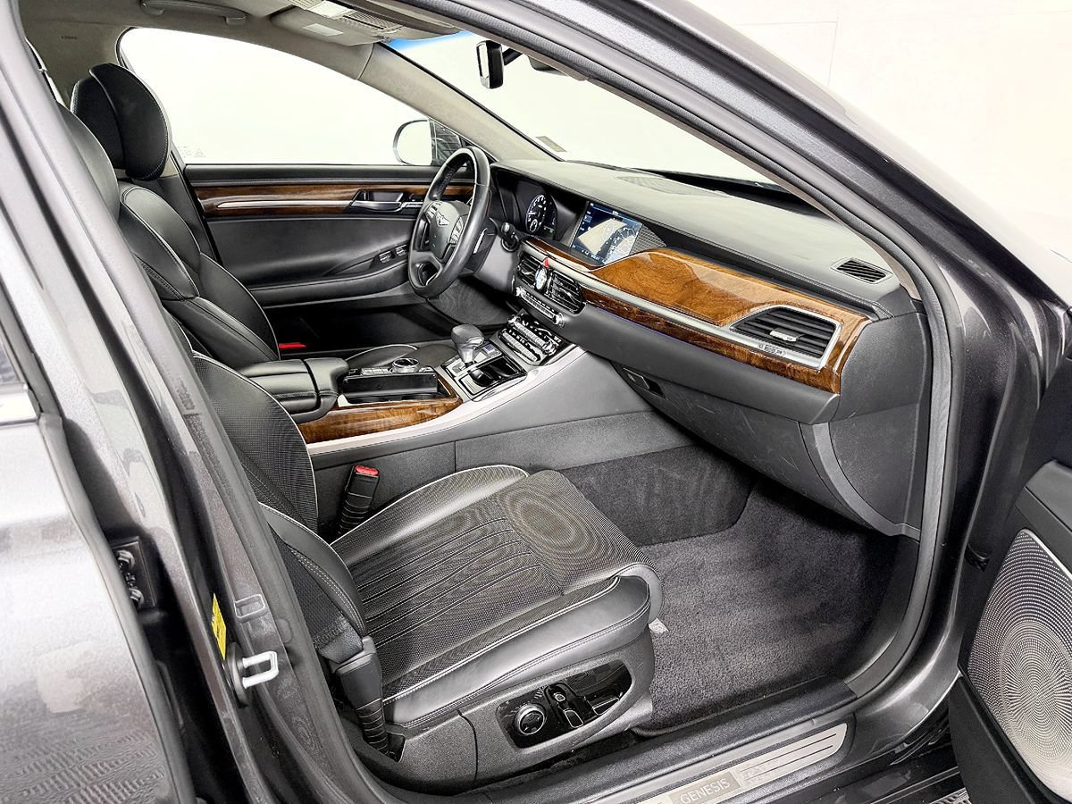 Used 2019 Genesis G90 3.3T Premium AWD/4WD image 53