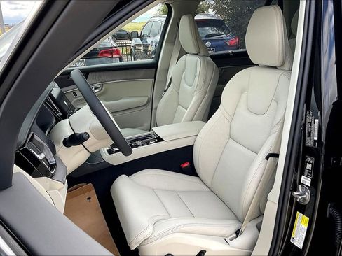 New 2026 Volvo XC90 B5 Ultra w/ Protection Package Premier image 33