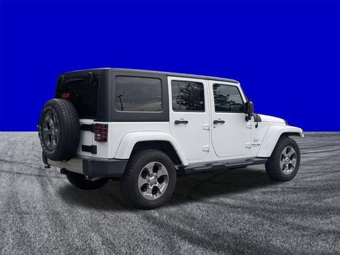Used 2018 Jeep Wrangler Unlimited Sahara w/ Connectivity Group AWD/4WD image 4