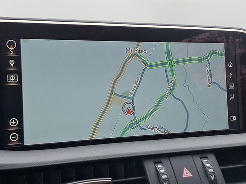 Used 2019 Lexus ES 300h w/ Luxury Package image 18