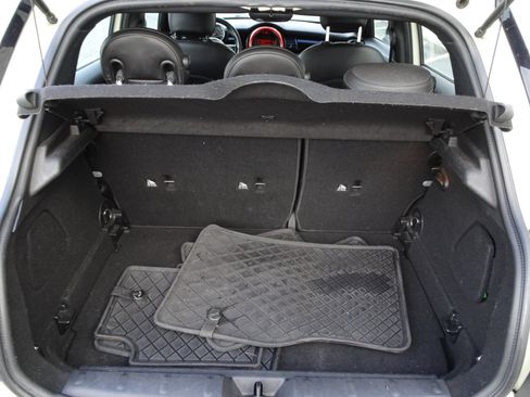 Used 2016 MINI Cooper 4-Door Hardtop image 8