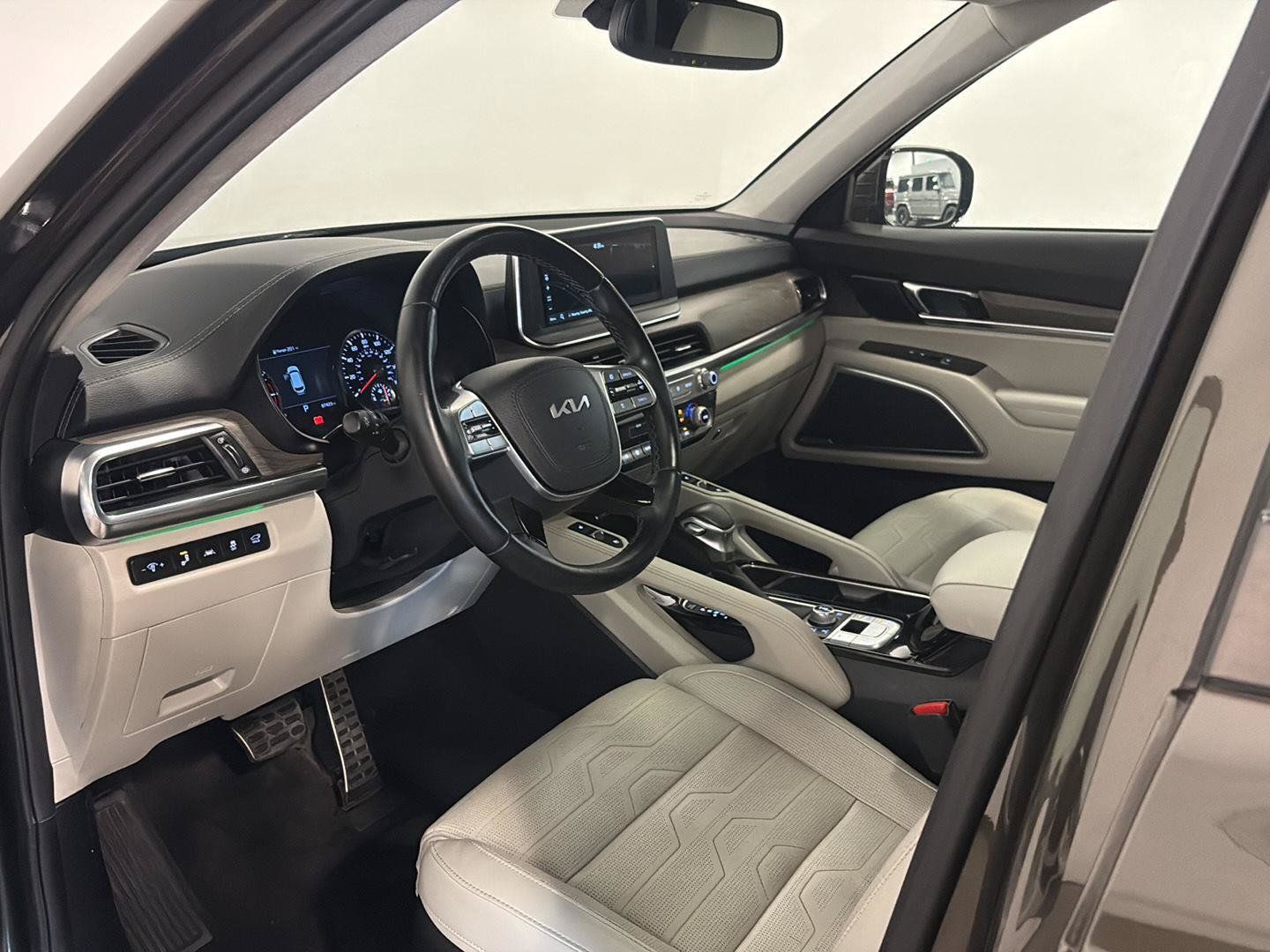 Used 2022 Kia Telluride SX w/ SX Prestige Package AWD/4WD image 16