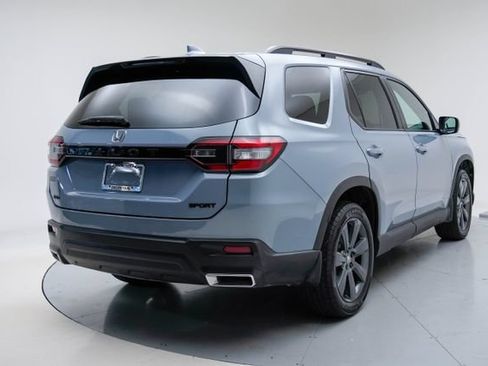 Certified 2025 Honda Pilot Sport image 21