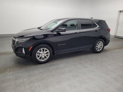 Used 2024 Chevrolet Equinox LT image 2