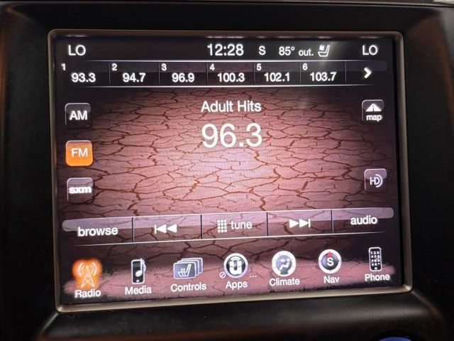 Used 2014 Jeep Grand Cherokee Overland w/ Advanced Technology Group AWD/4WD image 32
