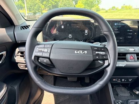 Used 2025 Kia K4 EX FWD image 20
