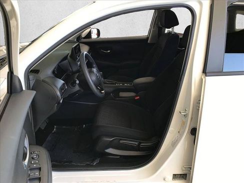 Certified 2024 Honda HR-V LX image 9