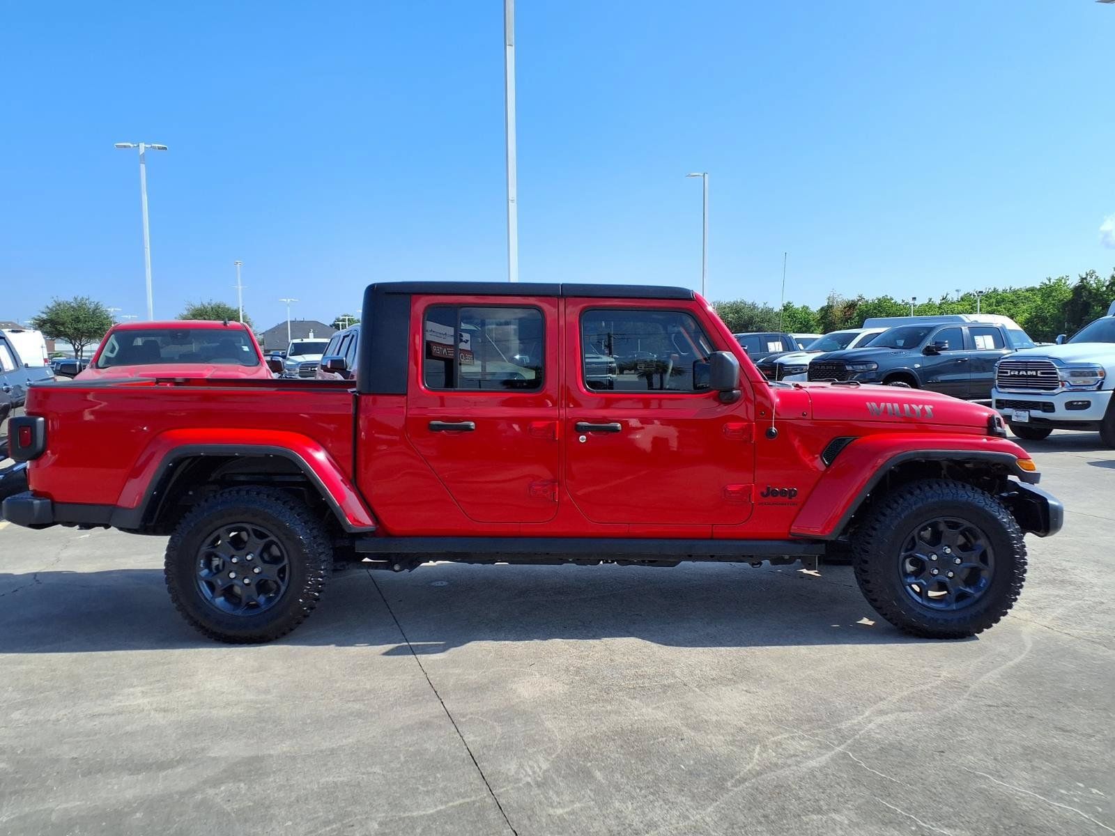 Used 2023 Jeep Gladiator Sport AWD/4WD image 4