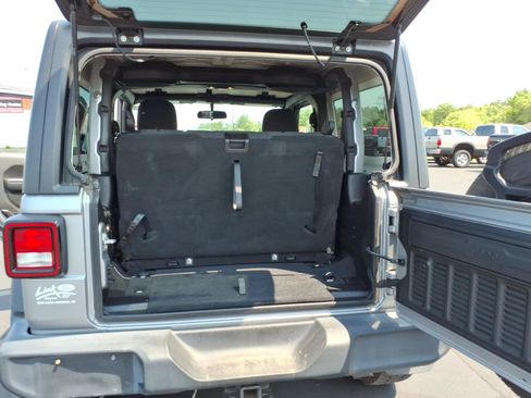 Used 2019 Jeep Wrangler Sport AWD/4WD image 15