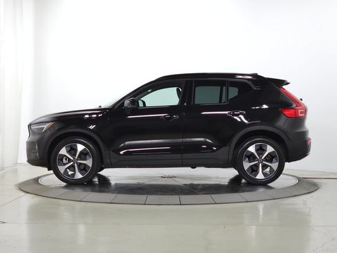 Certified 2024 Volvo XC40 B5 Core AWD/4WD image 5