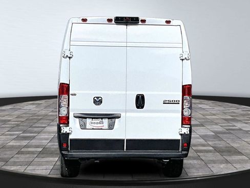 Used 2025 RAM ProMaster 2500 w/ Convenience Group image 5