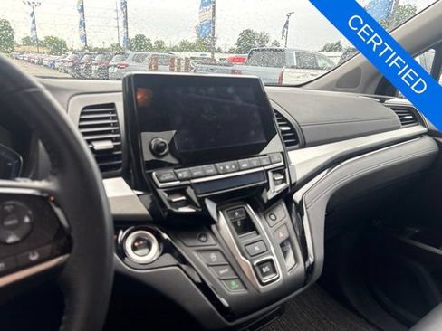 Certified 2022 Honda Odyssey Touring image 7
