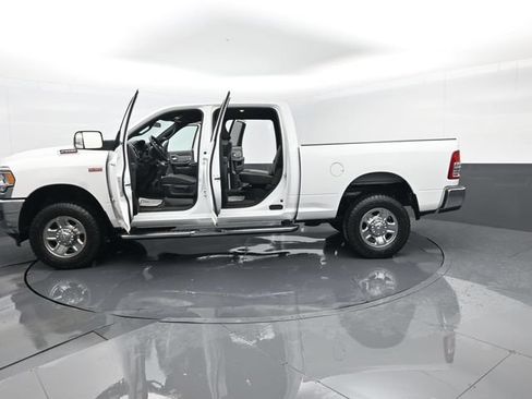 Used 2022 RAM 2500 Big Horn AWD/4WD image 28