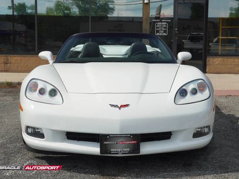 Used 2009 Chevrolet Corvette Convertible w/ Preferred Equipment Group RWD image 2
