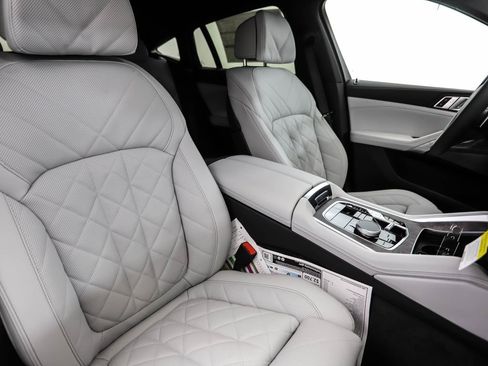 Used 2026 BMW X6 xDrive40i w/ Climate Comfort Package image 32