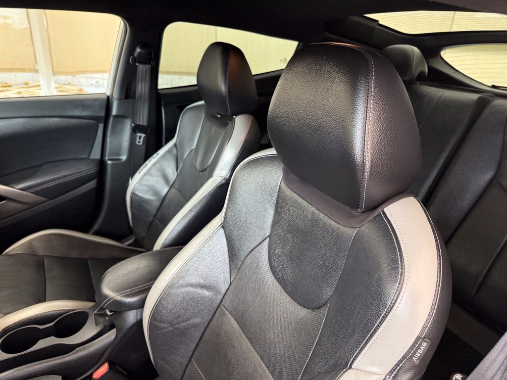 Used 2016 Hyundai Veloster Turbo FWD image 21