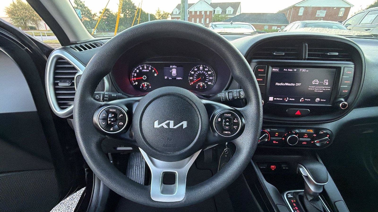 Used 2022 Kia Soul LX FWD image 25
