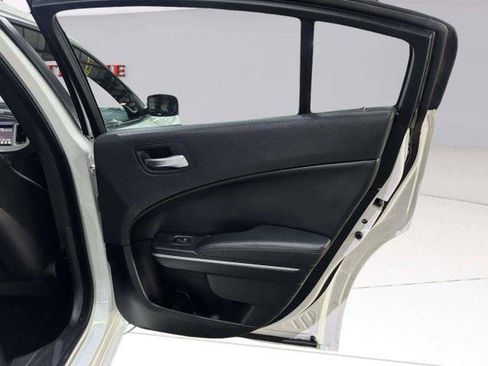 Used 2020 Dodge Charger SXT w/ Leather Interior Group RWD image 34