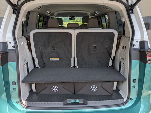 Used 2025 Volkswagen ID. Buzz Pro S Plus RWD image 19