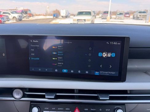 Used 2025 Hyundai Tucson SE image 14