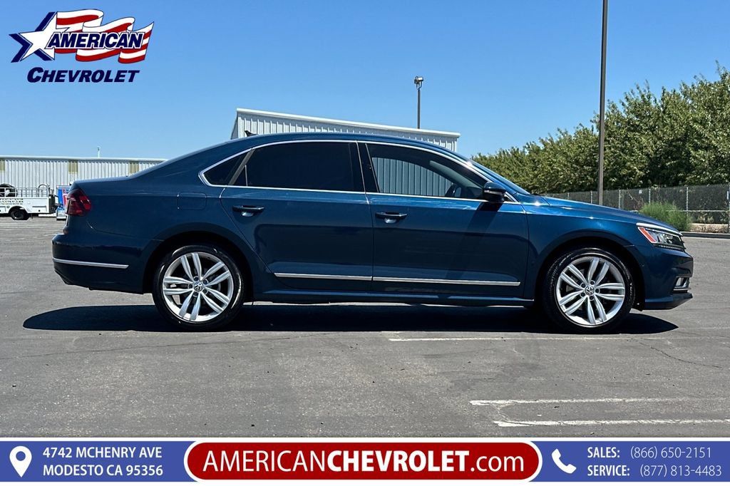 Used 2018 Volkswagen Passat 3.6 SEL Premium FWD image 3