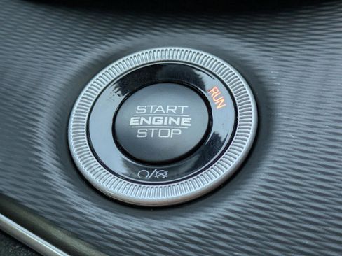 New 2025 Jeep Grand Cherokee Laredo image 32