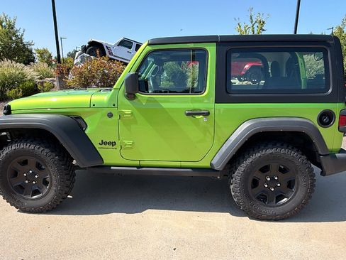 Used 2025 Jeep Wrangler Sport AWD/4WD image 10