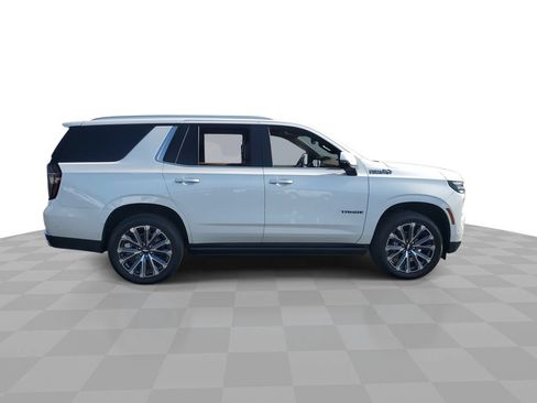 Certified 2025 Chevrolet Tahoe High Country AWD/4WD image 9