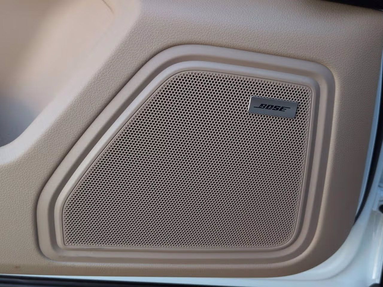 Certified 2026 Porsche Macan AWD/4WD image 15