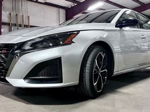 Used 2024 Nissan Altima 2.5 SR FWD image 7