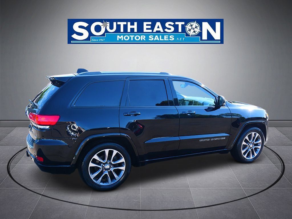 Used 2017 Jeep Grand Cherokee Overland w/ Jeep Active Safety Group AWD/4WD image 7